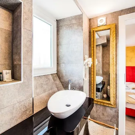 And Viktoria Guest house Split