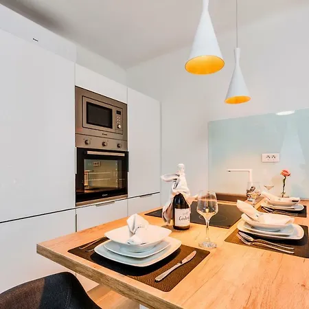 And Viktoria Guest house Split